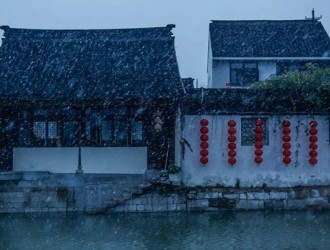 震澤初雪在古鎮(zhèn)飄灑 宛若一片仙境